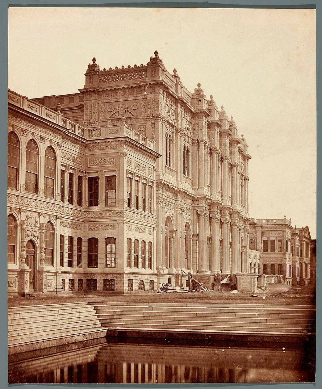 Istambul. Palácio Dolmabahçe [Dolmabahçe Sarayı] de James Robertson