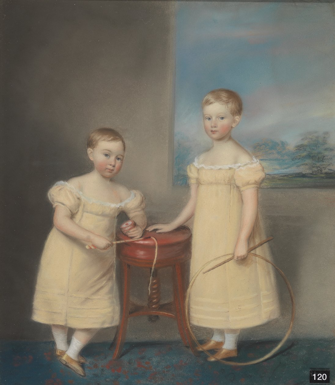 Duas crianças com vestidos amarelos, o mais velho a segurar um rolo e um pau e o mais novo a segurar um chicote e uma chicotada de James Sharples