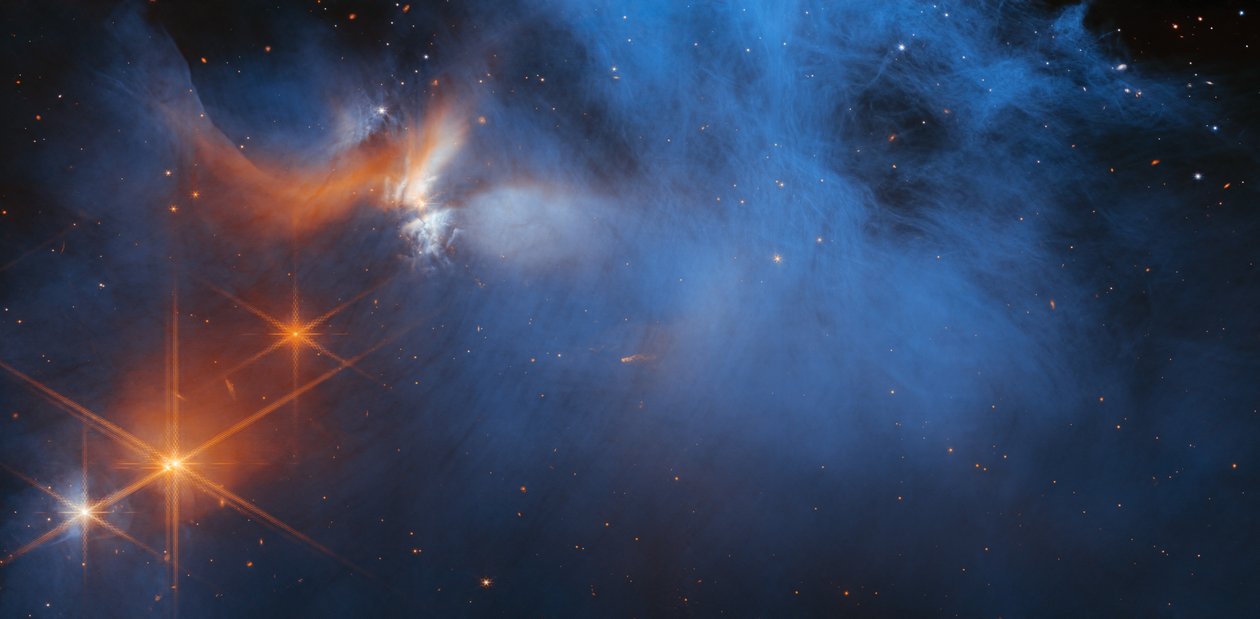 Nuvem molecular de Chamaeleon I (Imagem NIRCam) de James Webb Space Telescope (NASA)