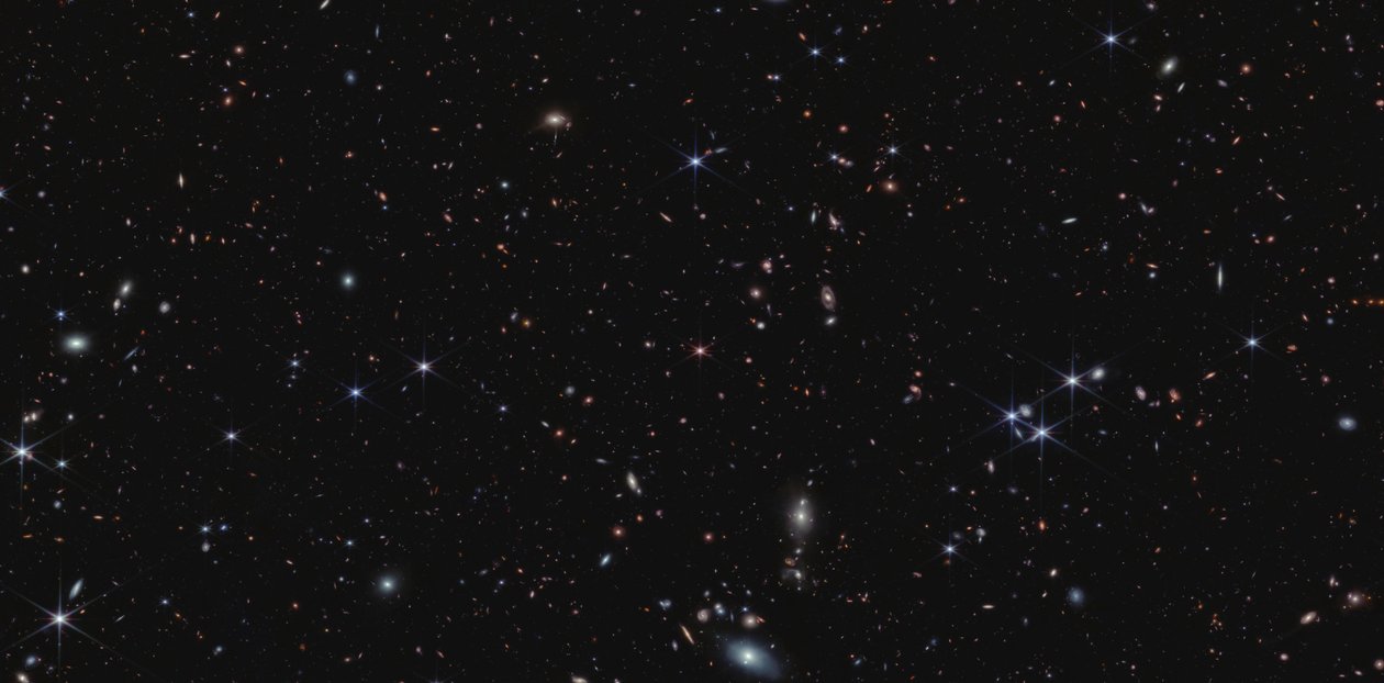 Quasar J0100+2802 (Imagem NIRCam) de James Webb Space Telescope (NASA)