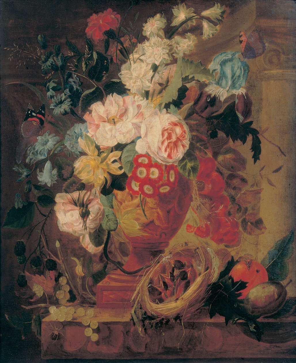 Flores em um vaso de terracota decorado com putti, com frutas, borboletas, uma garrafa azul, um caracol, uma aranha e quatro filhotes em um ninho em uma borda de Jan Frans Eliaerts