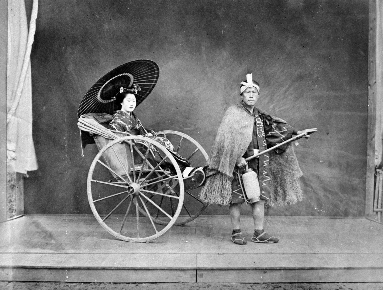 Gueixa em um riquixá, c.1870s de Japanese Photographer