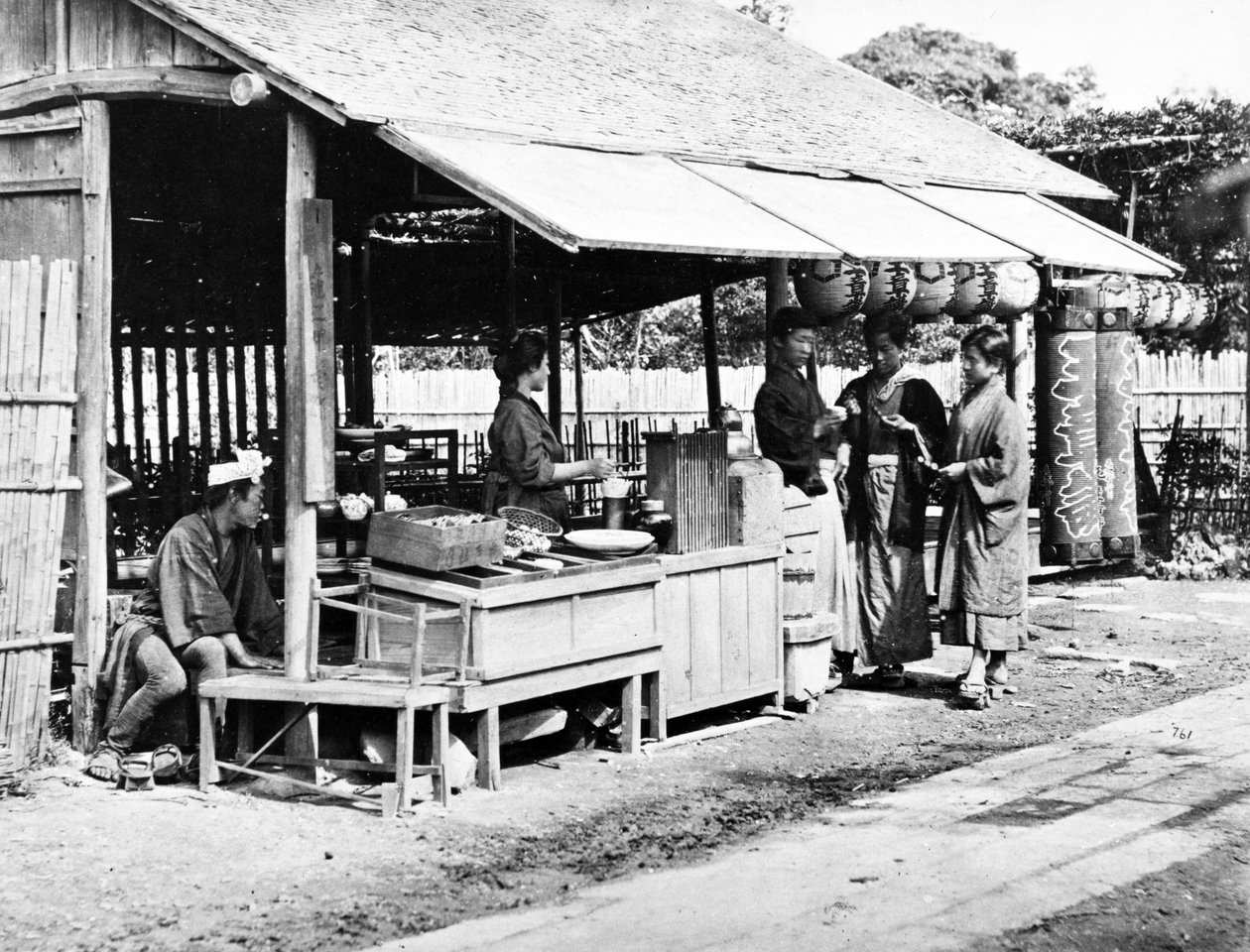 Barraca de Comida de Rua Japonesa, c.1860-80 de Japanese Photographer