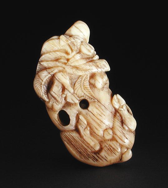 Netsuke representando um javali reclinado, c. 1750-80 (chifre narwahl) (base de 193827) de Japanese School