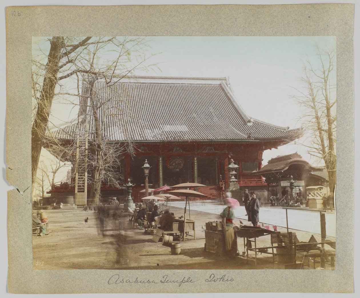 Templo Asakusa, Tóquio, Japão (foto colorida à mão a p/b) de Japanese Photographer
