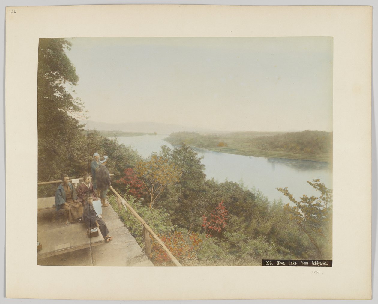 Lago Biwa de Ishiyama, Prefeitura de Shiga, Japão (foto colorida à mão a p/b) de Japanese Photographer