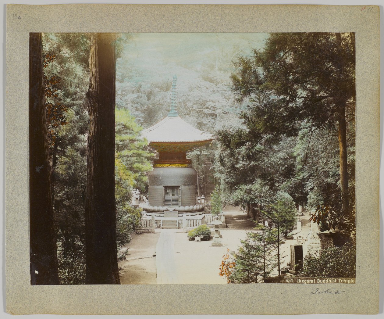 Templo Budista Ikegami, Tóquio, Japão (foto a p/b colorida à mão) de Japanese Photographer