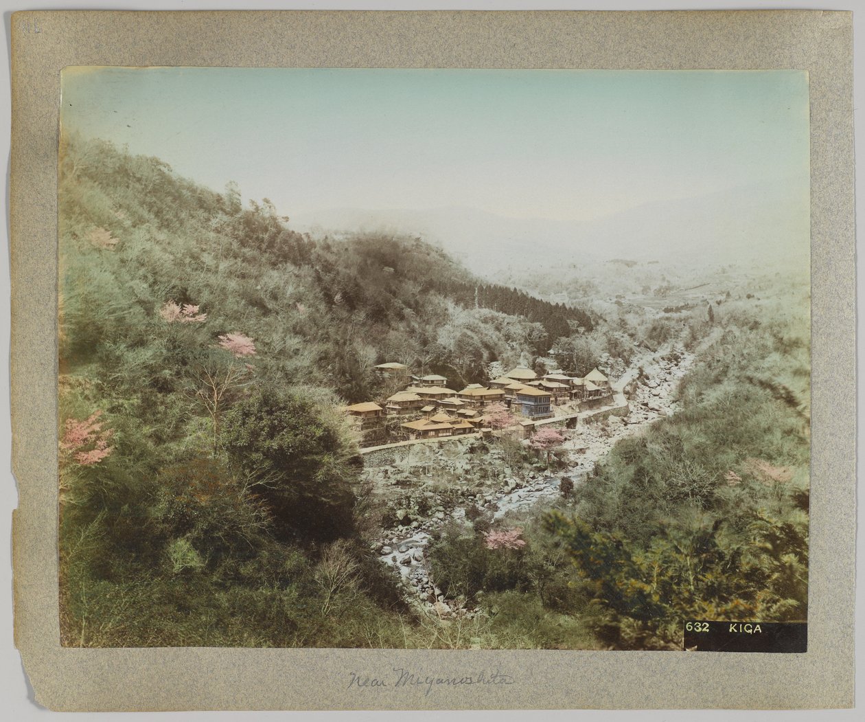 Kiga, perto de Miyanoshita, Província de Kanagawa, Japão (foto a p/b colorida à mão) de Japanese Photographer