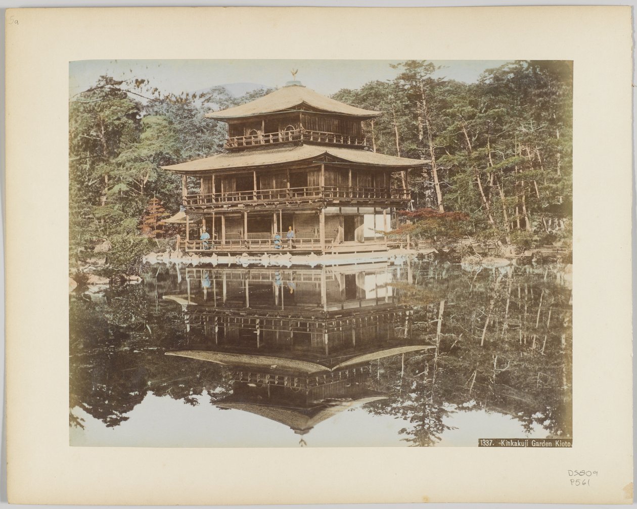Kinkakuji Garden, Kyoto, Japão (foto colorida à mão a p/b) de Japanese Photographer