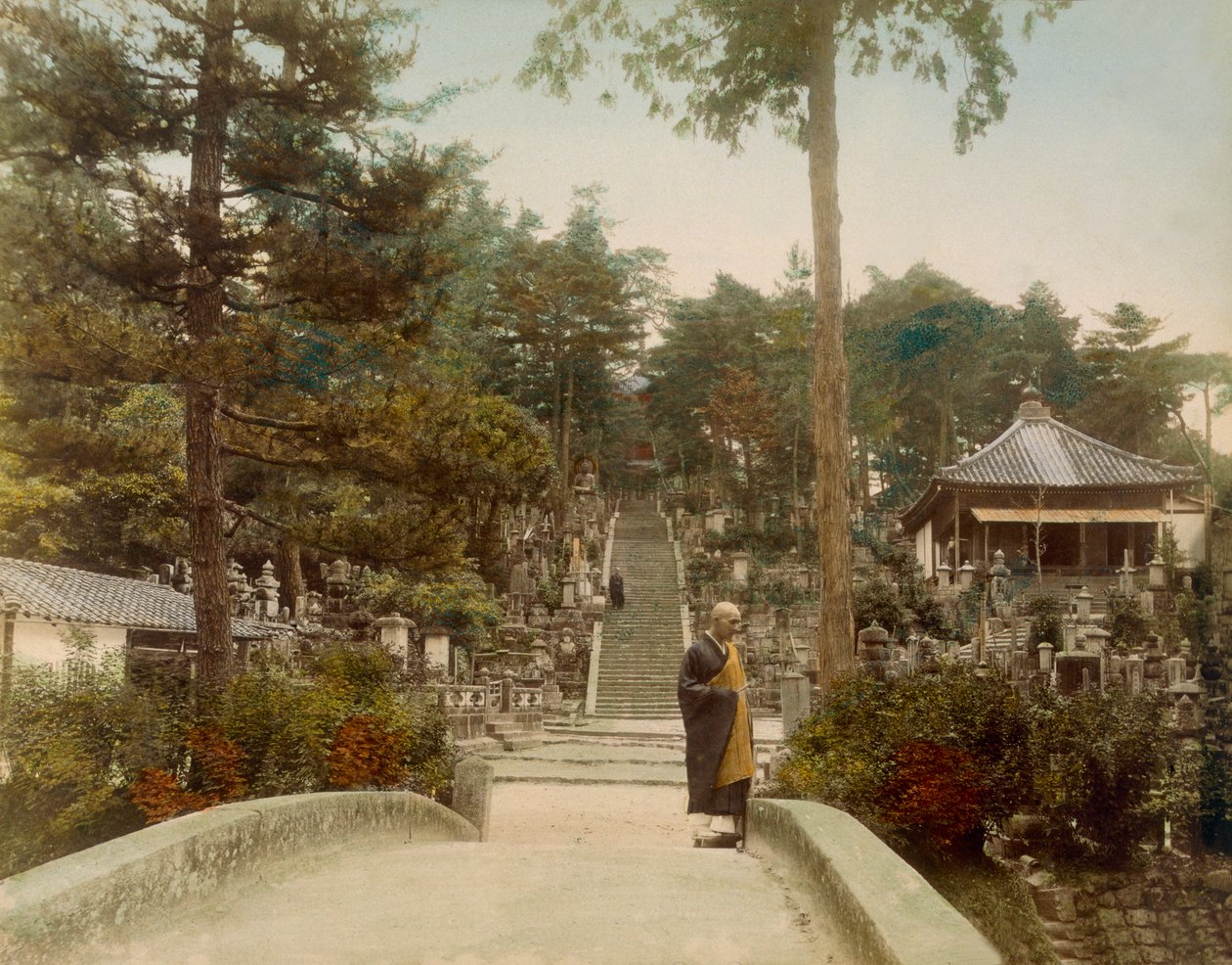 Kurodani Graves, Kyoto, década de 1890. de Japanese Photographer