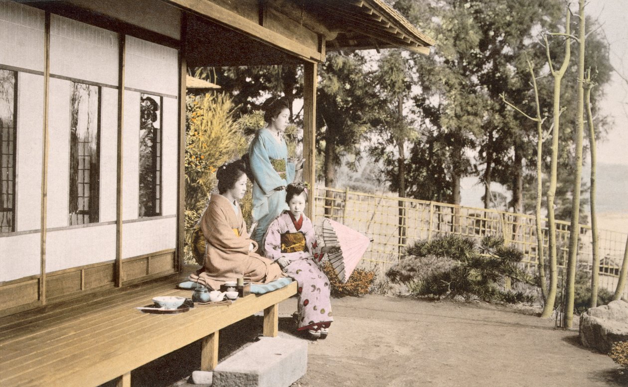 Senhoras em casa (foto colorida de mão) de Japanese Photographer