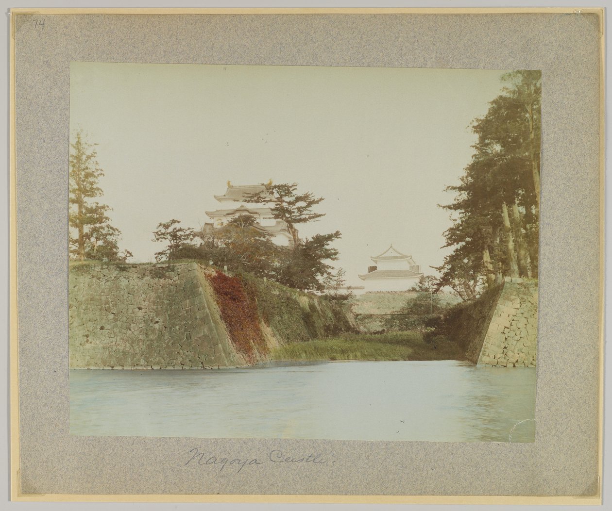 Castelo de Nagoya, Japão (foto a p/b colorida à mão) de Japanese Photographer