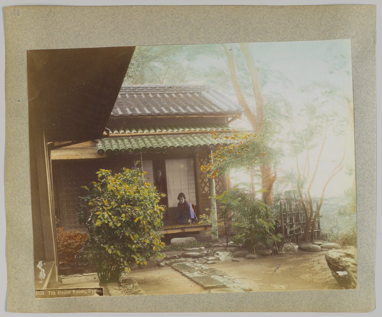 Casa de Chá, Uyeno, Tóquio, Japão (foto colorida à mão a p/b) de Japanese Photographer