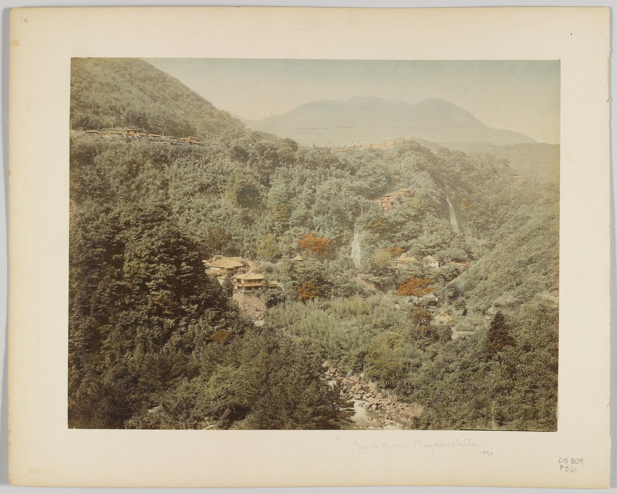 Vista de Miyanoshita, Prefeitura de Kanagawa, Japão de Japanese Photographer