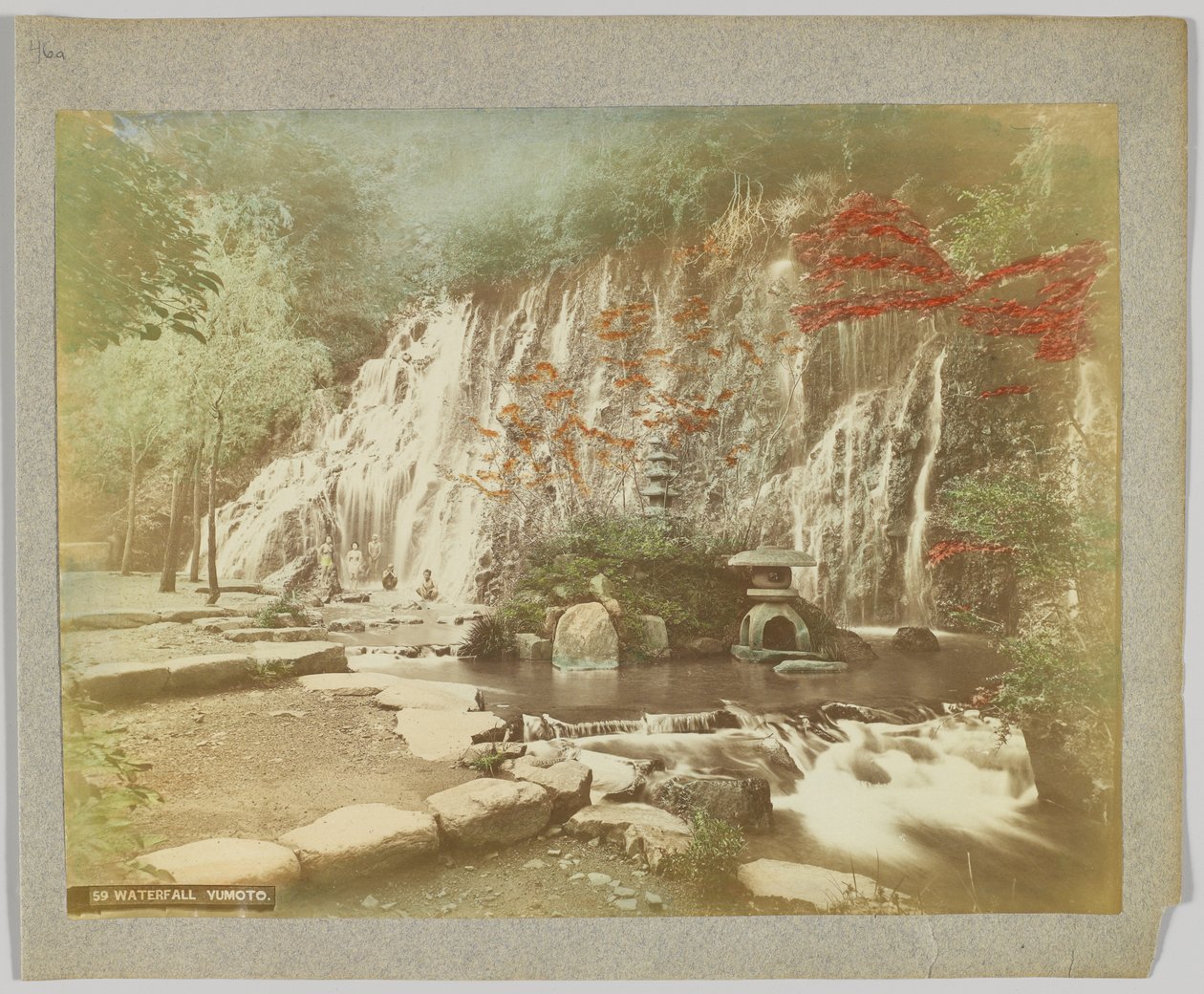 Cascata, Yumoto, Província de Kanagawa, Japão (foto colorida à mão em preto e branco) de Japanese Photographer