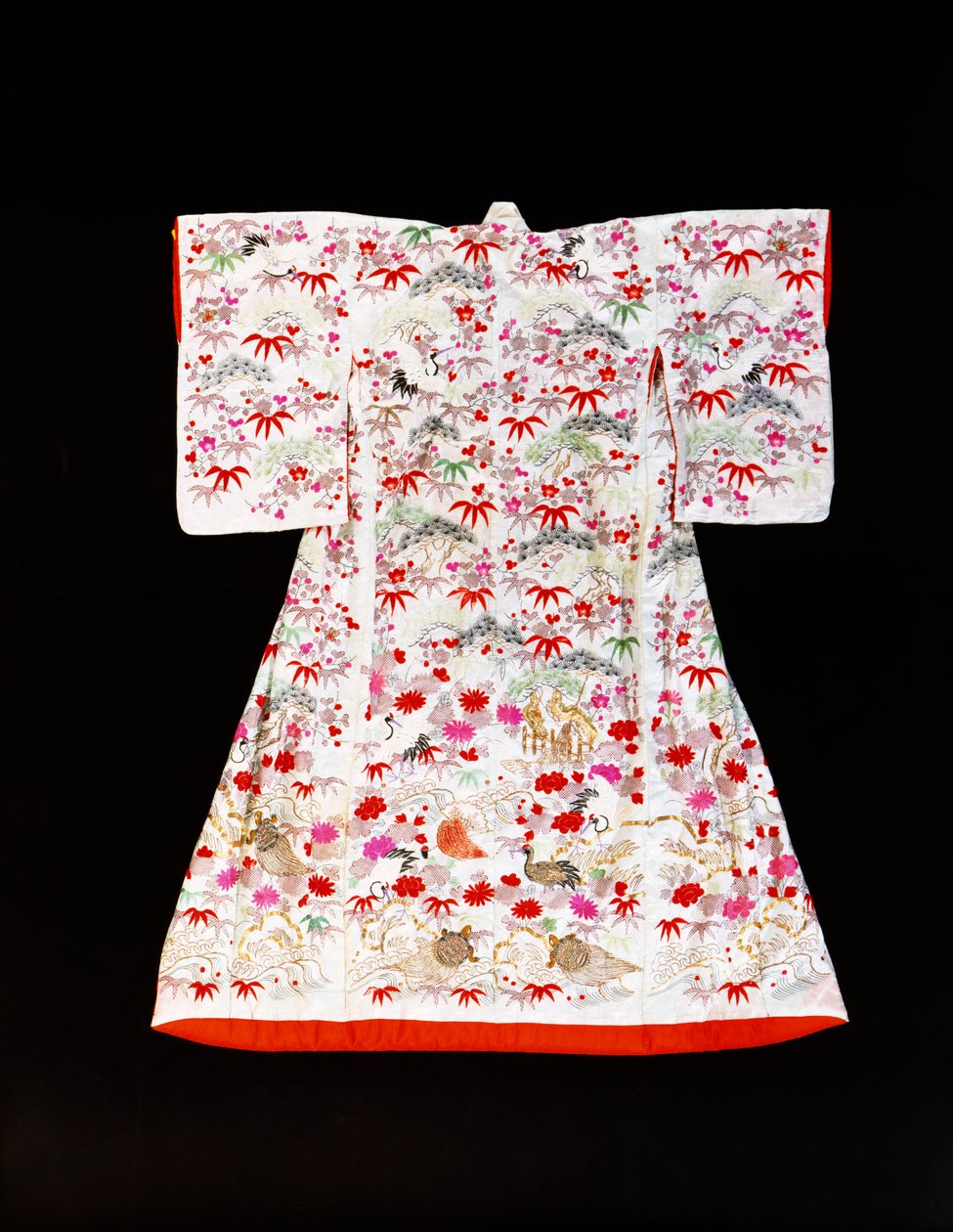 Um furisode de damasco de seda branco estampado com folhas de bambu e flor de ameixa de Japanese School