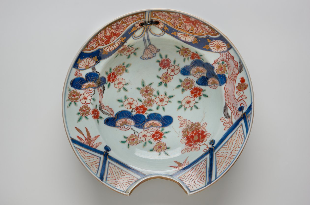 Barber&39;s Bowl, início do século 18 (utensílios Arita, porcelana com azul sob o vidrado e esmalte sobre o vidrado) de Japanese School