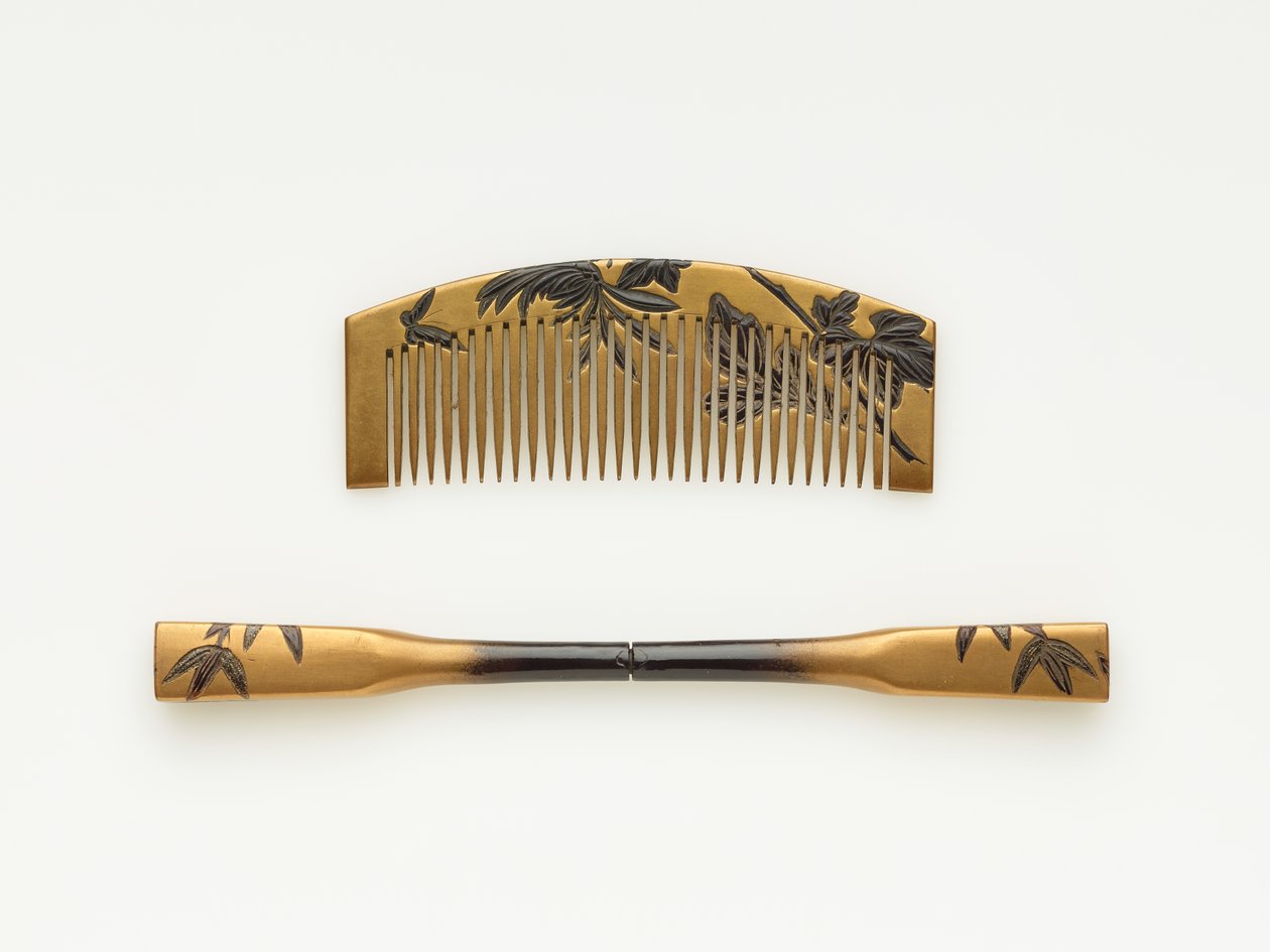 Pente e grampo de cabelo, final do século 19 ao início do século 20 (madeira com laca e ouro) de Japanese School
