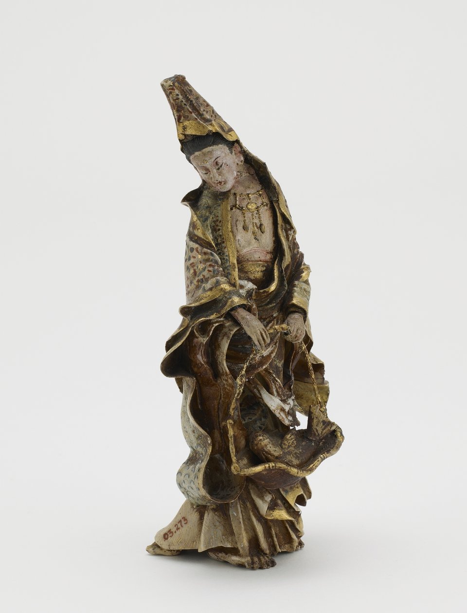 Figura de Kannon que segura um peixe em uma cesta, era de Meiji (cerâmica) de Japanese School