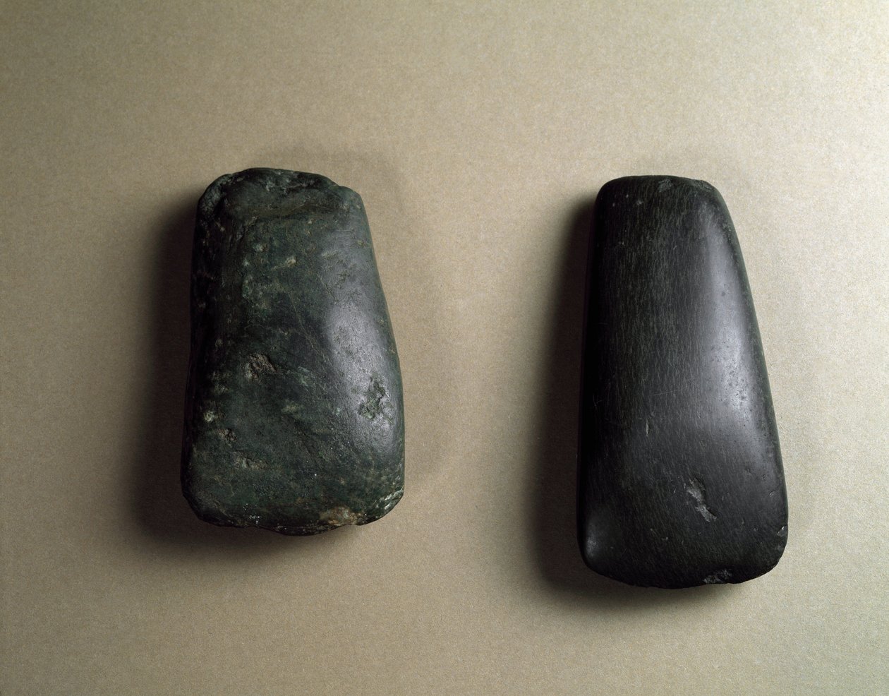 Lâminas de eixo Flint, período Jomon 4500-3700 BC de Japanese School