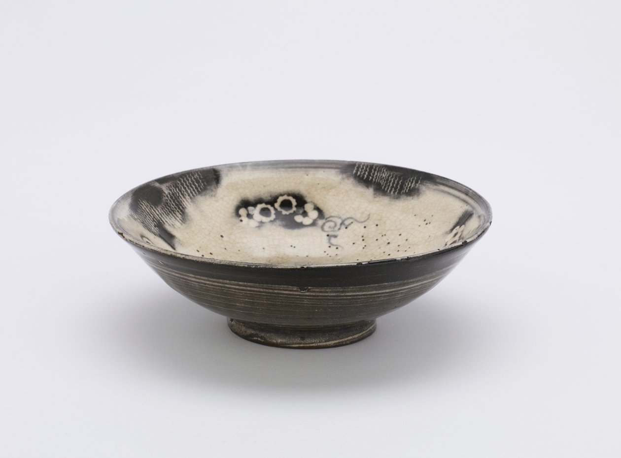 Tigela individual, Kyushu ou Kyoto, período Edo, século XVIII-XIX (grés com esmalte branco e pigmento de cobalto sob esmalte claro) de Japanese School