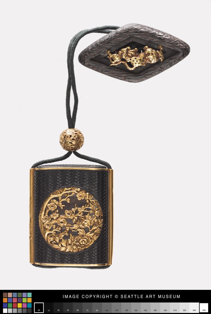 Inro com desenhos florais, ojime, e netsuke,
Século XIX (bronze, prata, madeira, ouro e marfim) de Japanese School