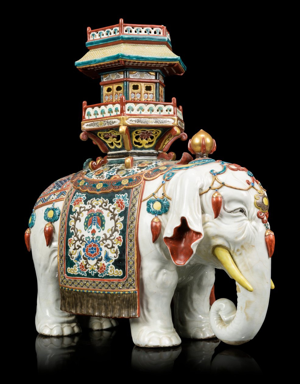 Elefante estilo Kakiemon de Japanese School