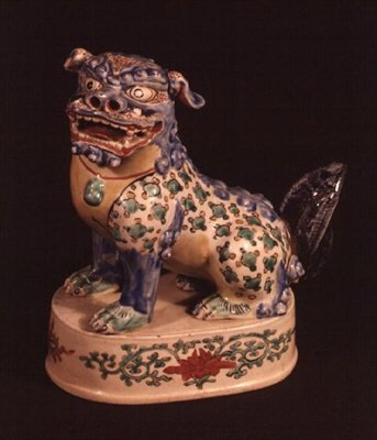 Figura Kakiemon de um leão budista de Japanese School