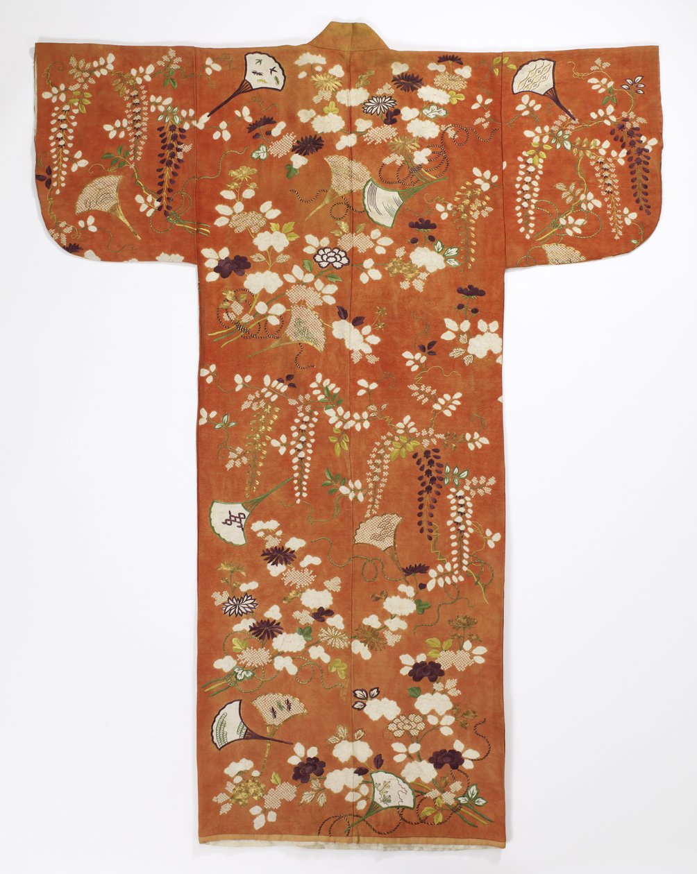 Quimono (furisode), final do século 18 (seda damasco, seda e fios metálicos) de Japanese School