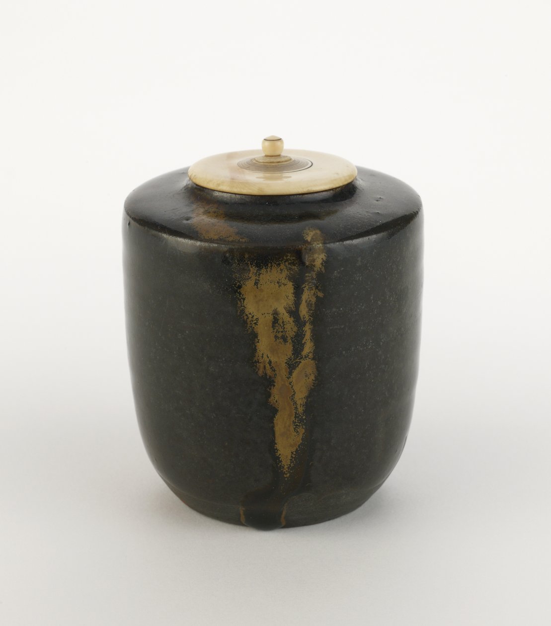 Seto ware tea caddy, tipo katatsuki, Tea caddy (katatsuki chaire) de Japanese School