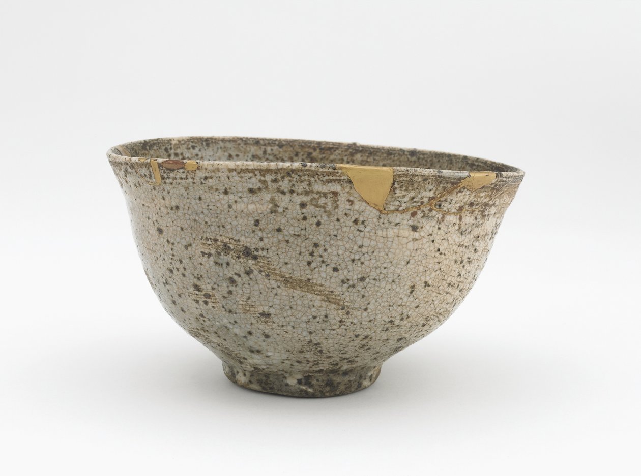 Taça de chá, período Edo, do século XVIII a meados do século XIX (faiança com escorrega branco escovado sob esmalte de madeira de freixo) de Japanese School