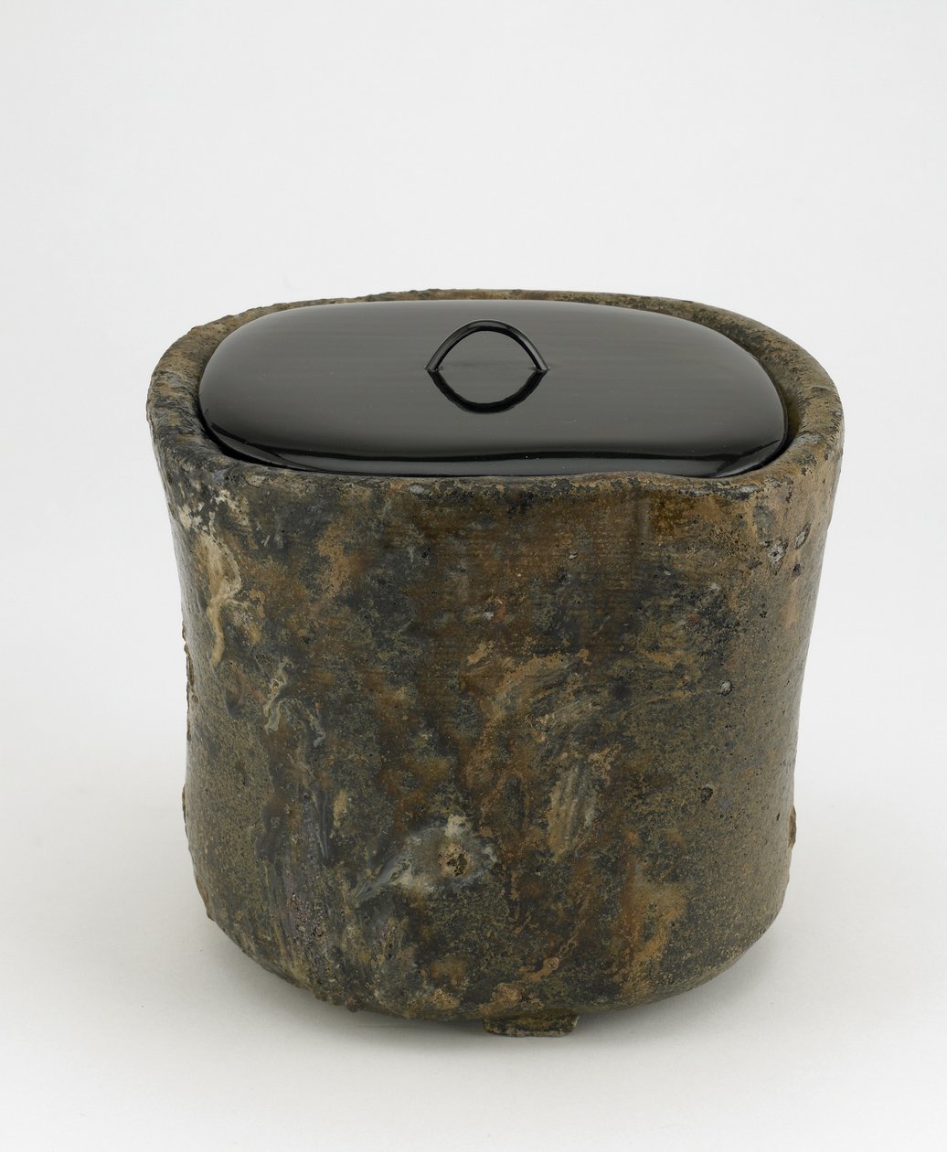 Jarro de água de cerimônia de chá, Imbe, Okayama prefecture, período de Edo, 1625-50 (cerâmica) de Japanese School