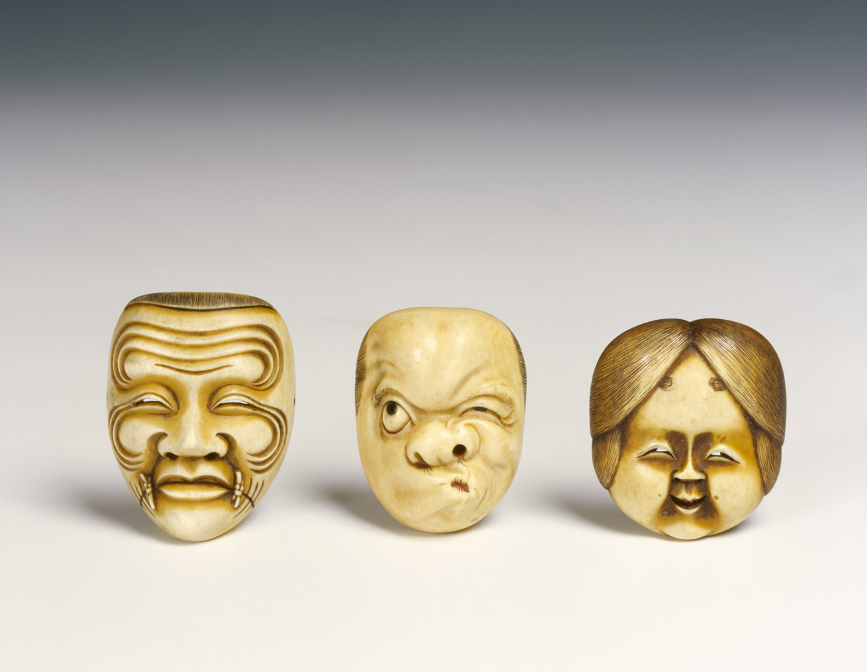 Três máscaras de Japanese School