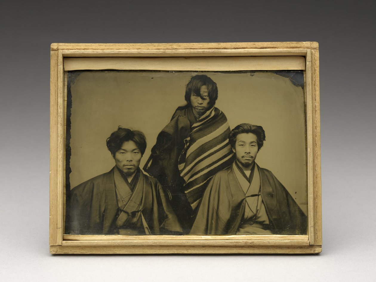 Sem título, c. 1875 (ambrótipo na caixa original de madeira kiri) de Japanese School