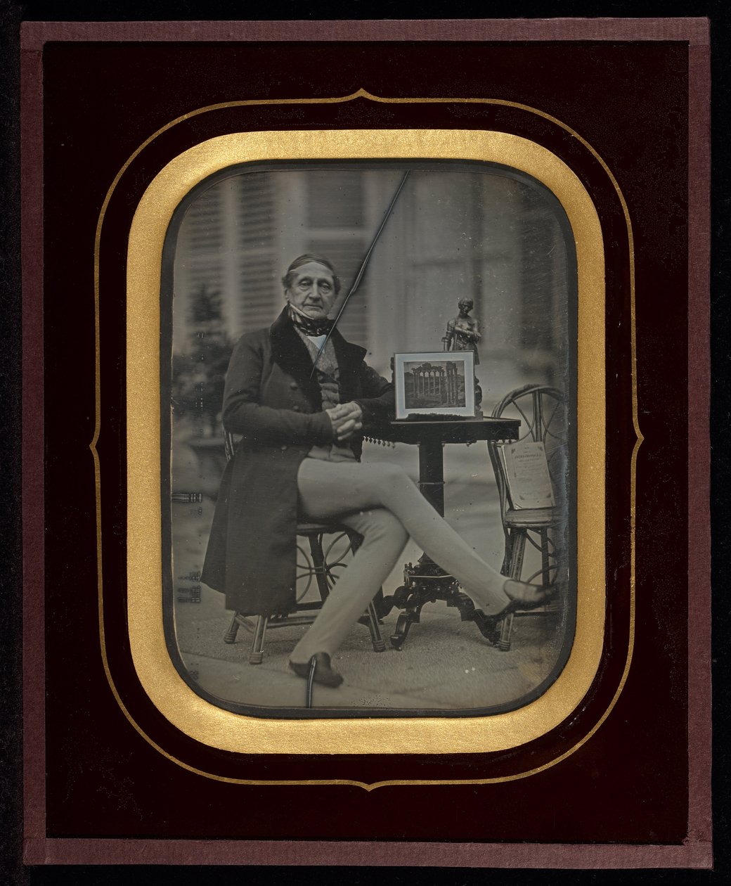 Auto-Retrato com Daguerreótipo do Fórum Romano de Jean Gabriel Eynard