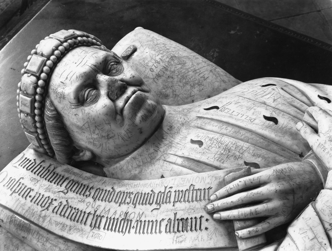 Efígie do Duque Jean de Berry (1340-1416) Conde de Poitiers, detalhe (ver também 217791) 1416-38 (mármore) de Jean de Cambrai