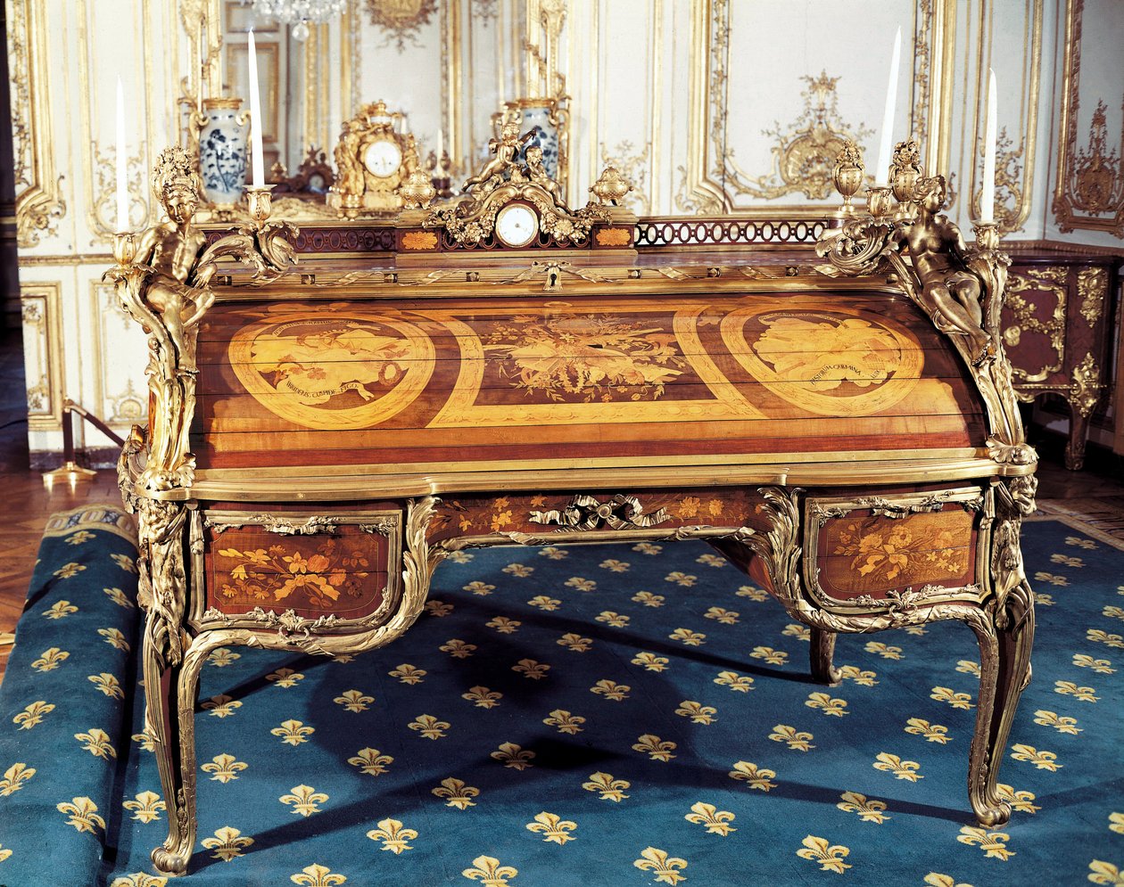 Estilo Luís XV: O Gabinete do Rei (foto) de Jean Henri Riesener