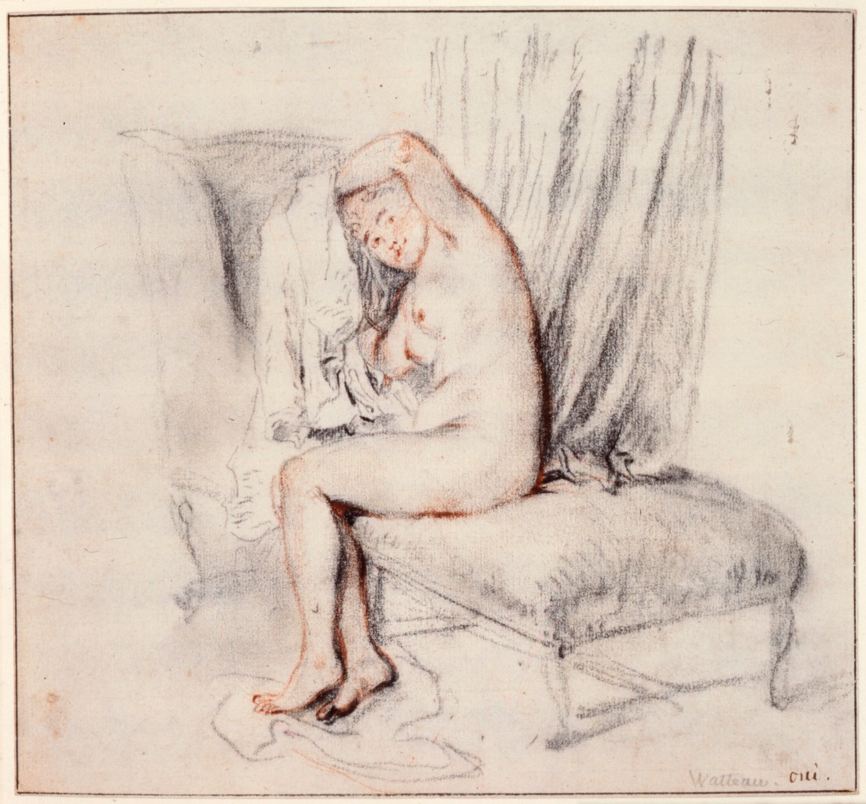 Mulher nua sentada em uma espreguiçadeira, vestindo a camisa, do século XVIII. de Jean Antoine Watteau