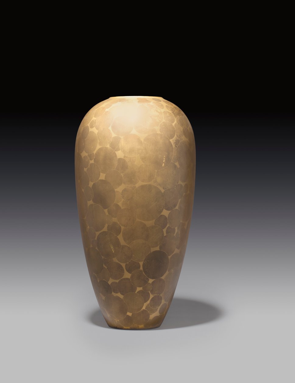 Vaso, c.1925 (metal lacado) de Jean Dunand