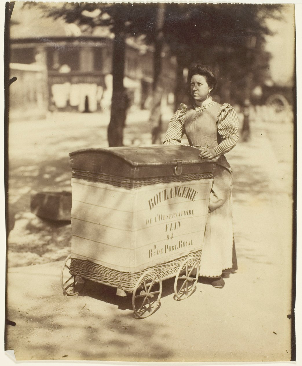 Porteuse de pain, da série "Pequenos ofícios" de Jean Eugène Auguste Atget