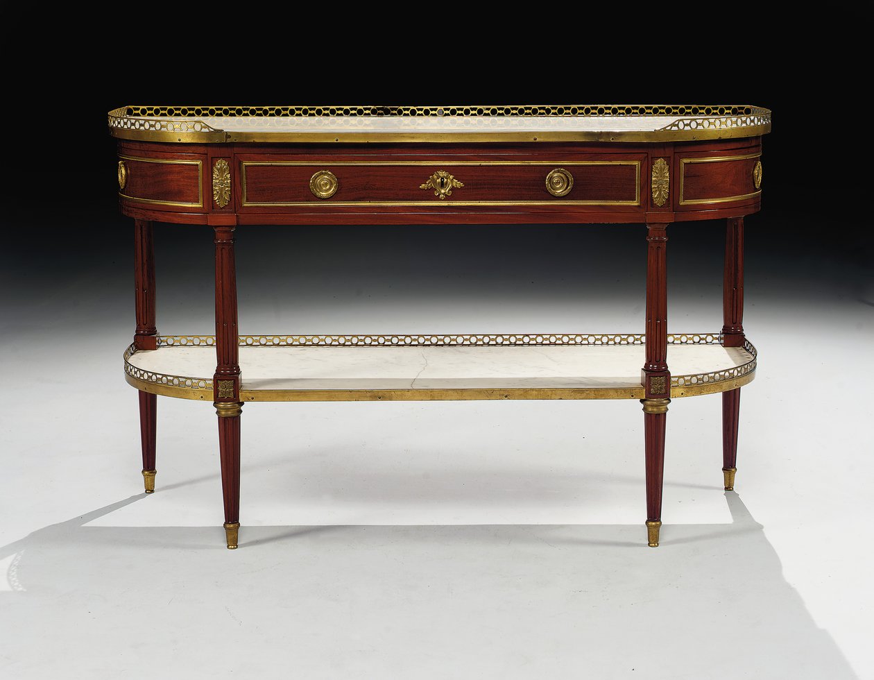 Louis XVI servindo console de Jean Frederic Birckel