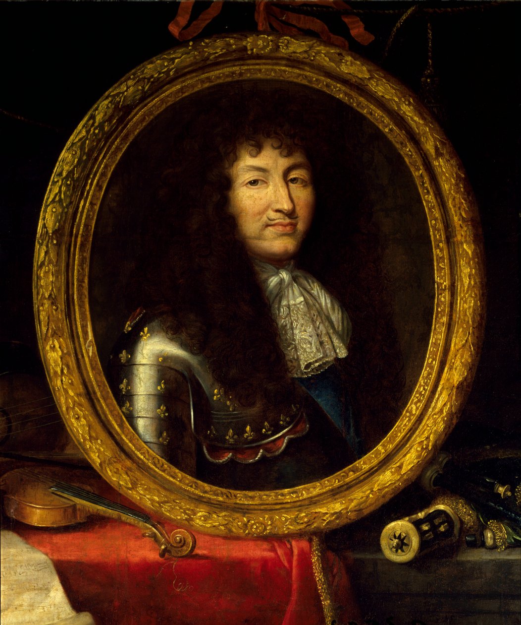 Retrato de Luís XIV Rei de França (1638-1715), Protector das Artes e das Ciências O retrato do rei é rodeado por instrumentos musicais (viola de gamba, violino) e instrumentos científicos (quadrado, globo celeste, compasso). Detalhe. Pintura por de Jean Garnier