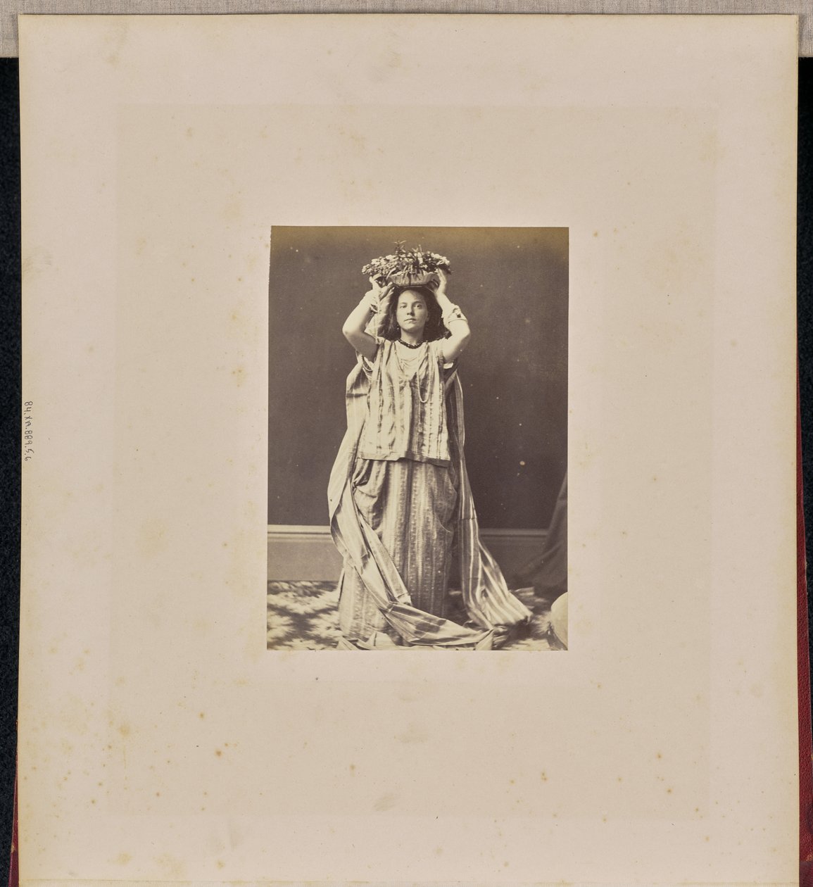 [Retrato de uma mulher]. de Jean Pierre Bertrand Eugène Pégot Ogier
