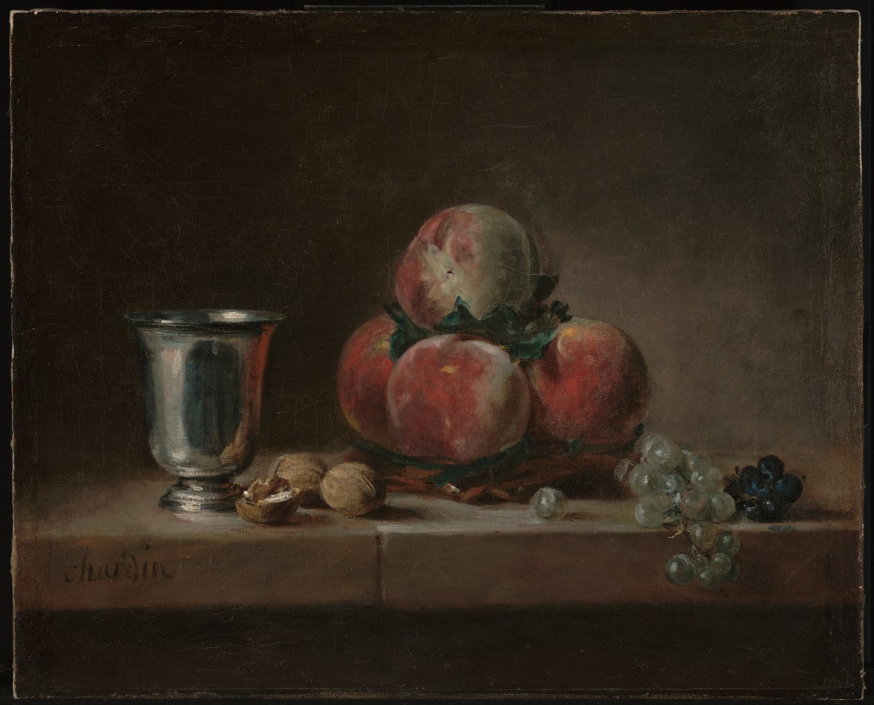 Natureza morta com pêssegos, um cálice de prata, uvas e nozes de Jean Baptiste Simeon Chardin