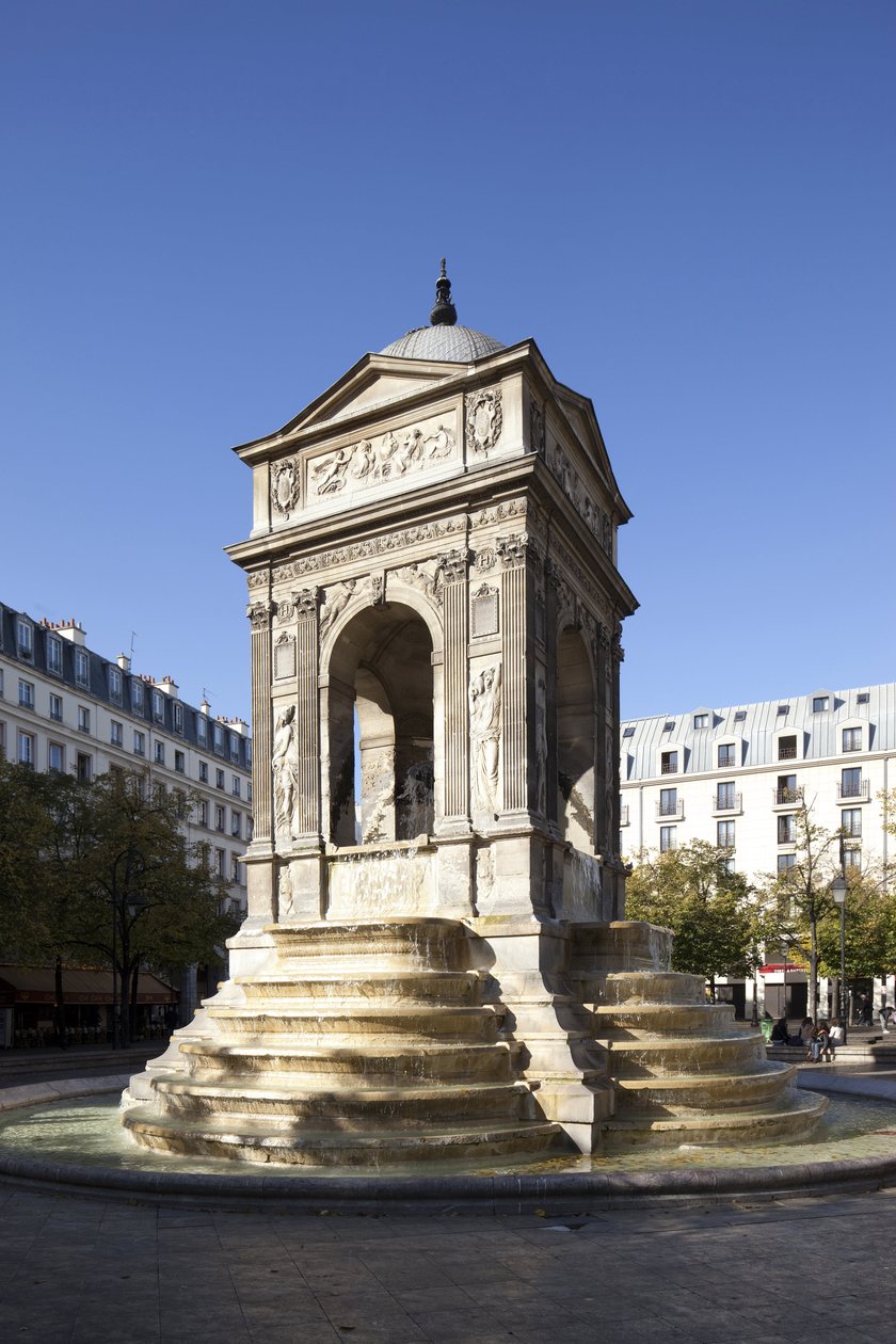 Vista da Fontaine des Innocents, em estilo renascentista, fonte monumental construída em 1549 sob o reinado de Henrique II (1519-1559) de Jean and Lescot Pierre Goujon
