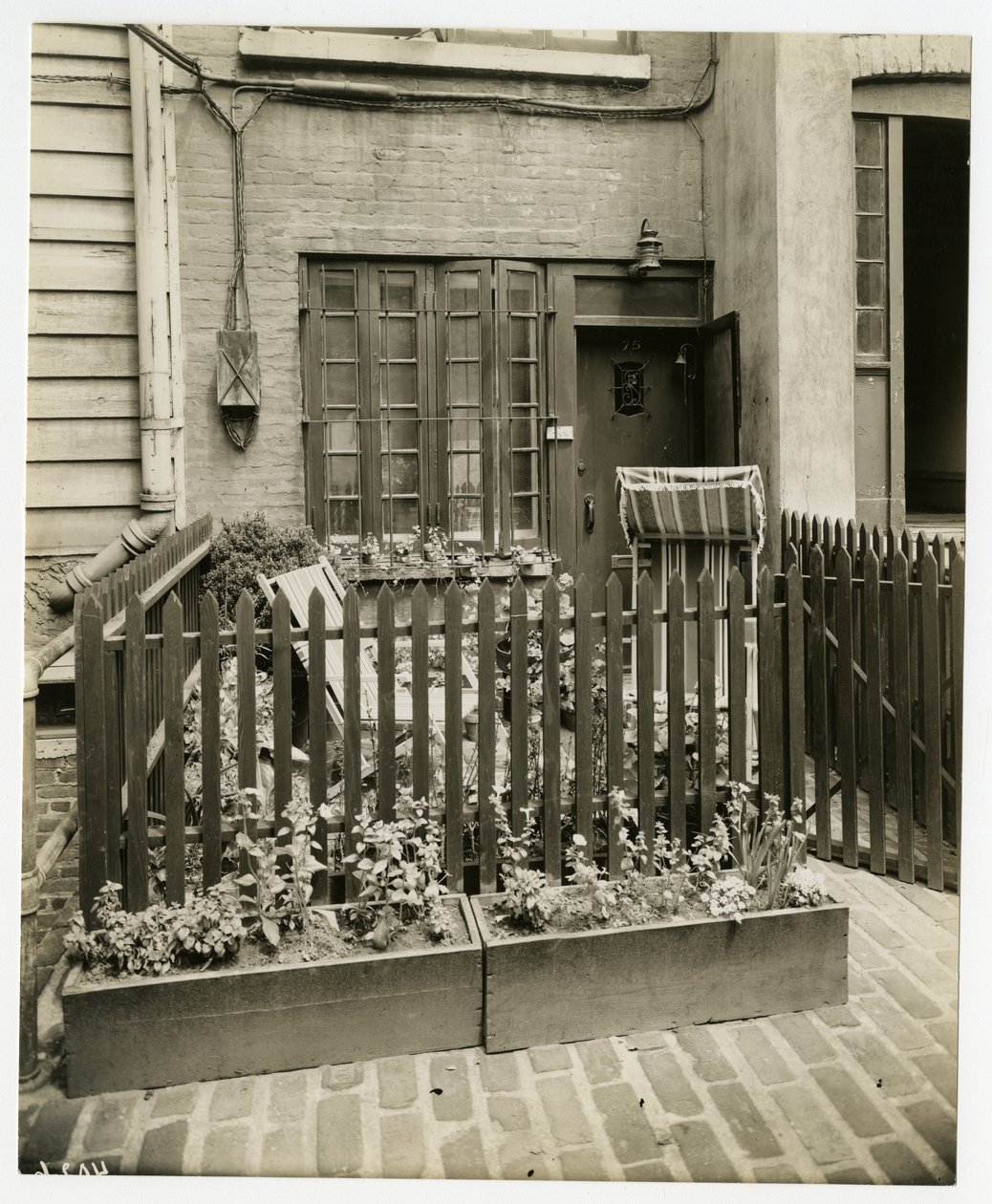75 Bedford St "casa mais estreita", Greenwich Village, Nova Iorque, EUA de Jessie Tarbox Beals
