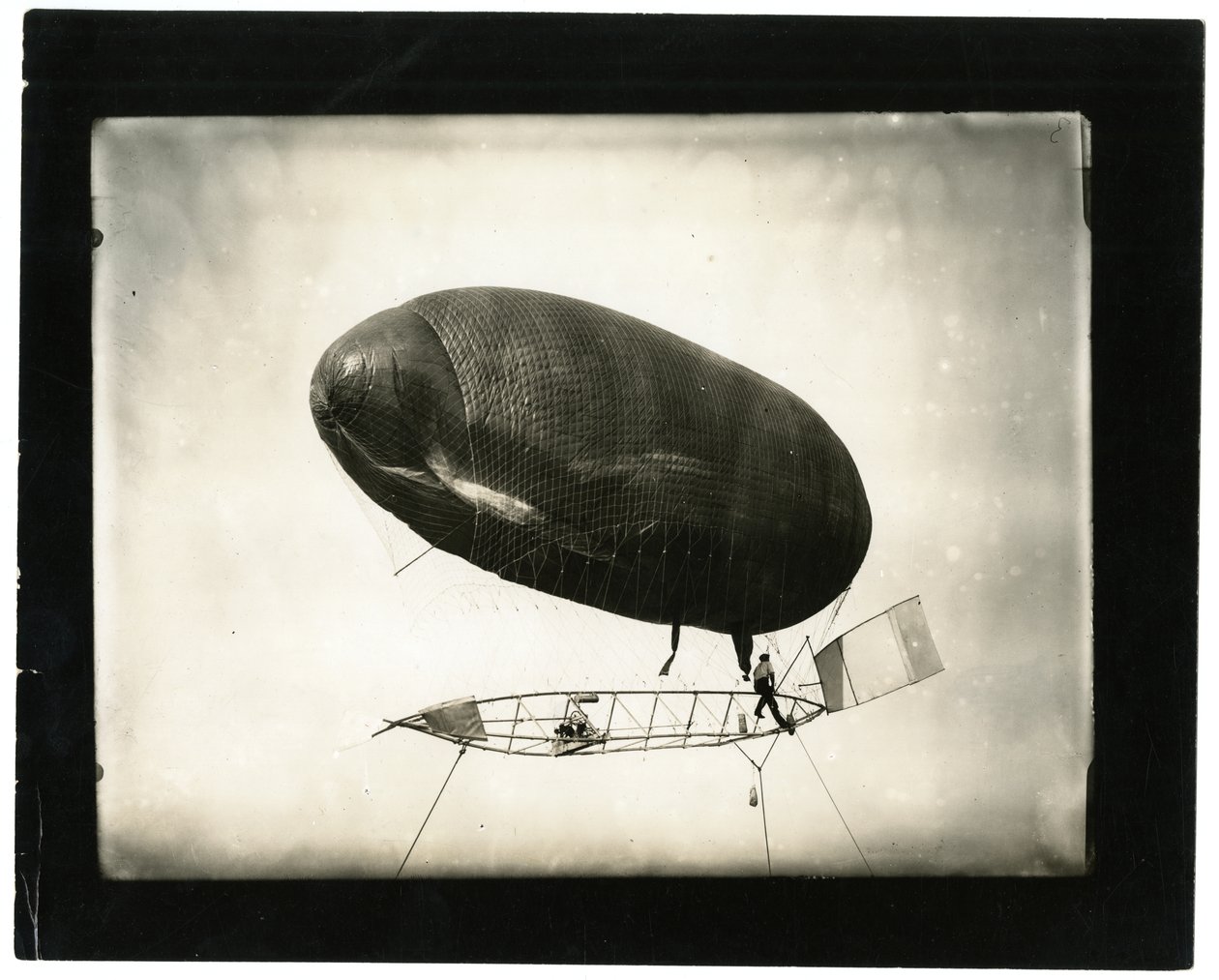 Nave Aérea "California Arrow" de Jessie Tarbox Beals
