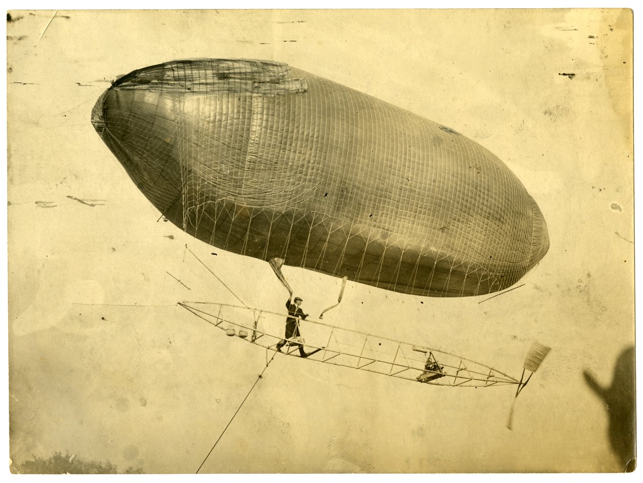 Nave Aérea "California Arrow" de Jessie Tarbox Beals