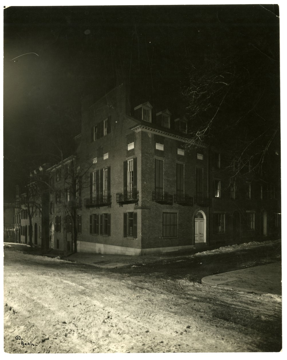 Chestnut St, Boston, EUA, c.1902-10 (foto gelatina prateada) de Jessie Tarbox Beals