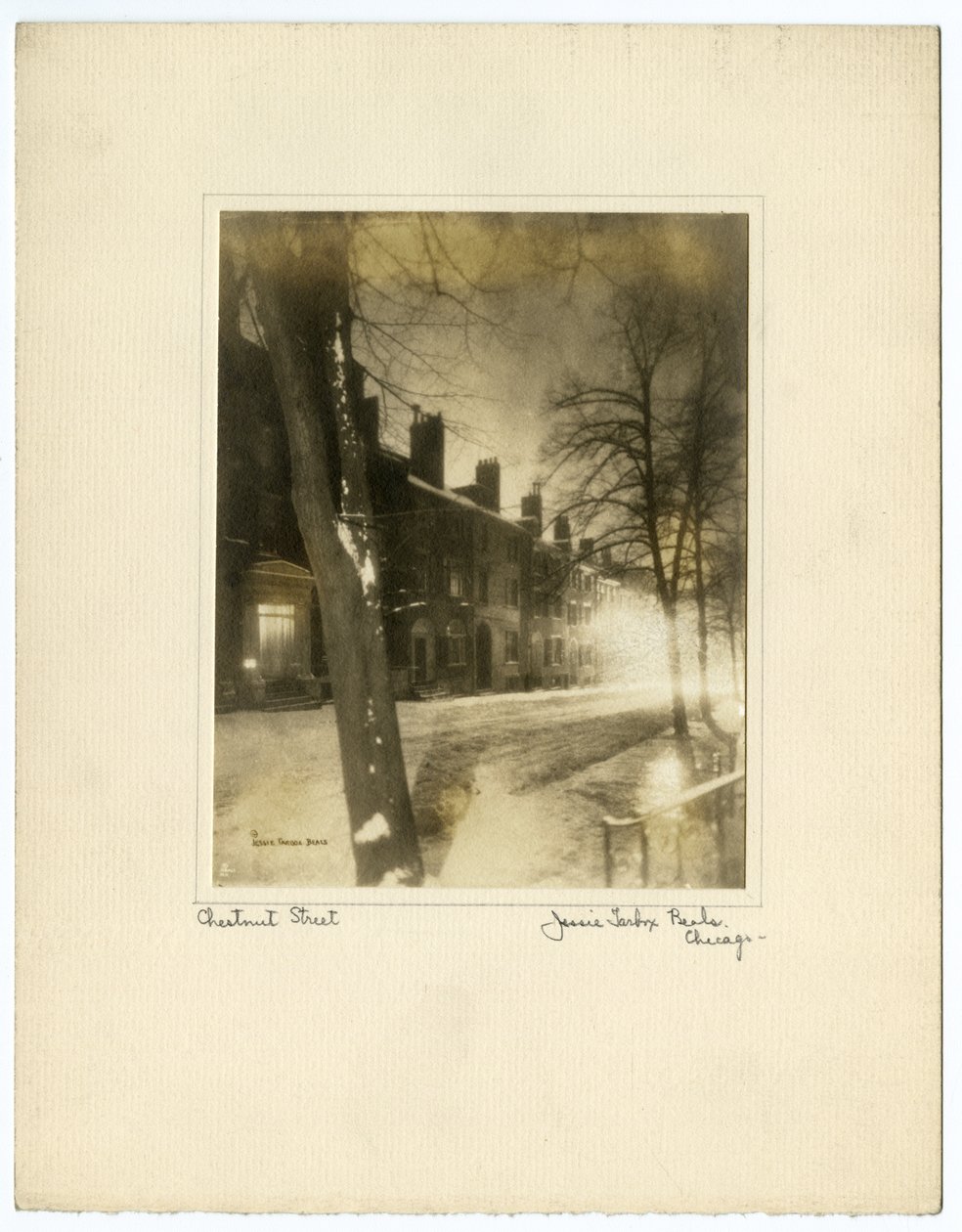 Chestnut Street, Boston, EUA, c.1902-10 (foto em prata gelatina) de Jessie Tarbox Beals